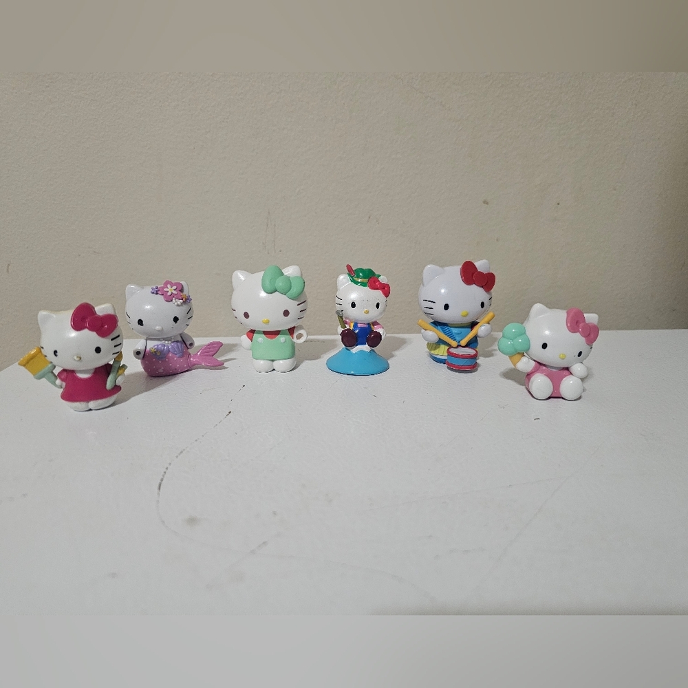 Hello Kitty Figurine Set Of 6
